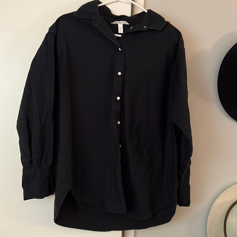 H&M Navy Button down with White buttons